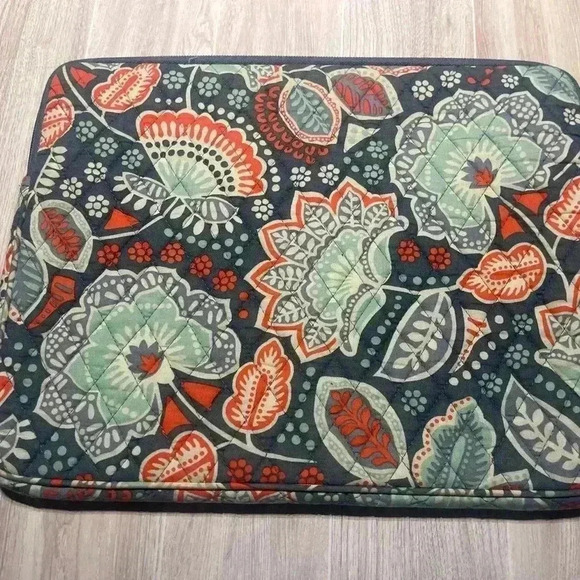 Vera Bradley NOMADIC FLORAL Tablet Sleeve iPad Zip Laptop Cover 14”W and 11”H - Picture 3 of 6